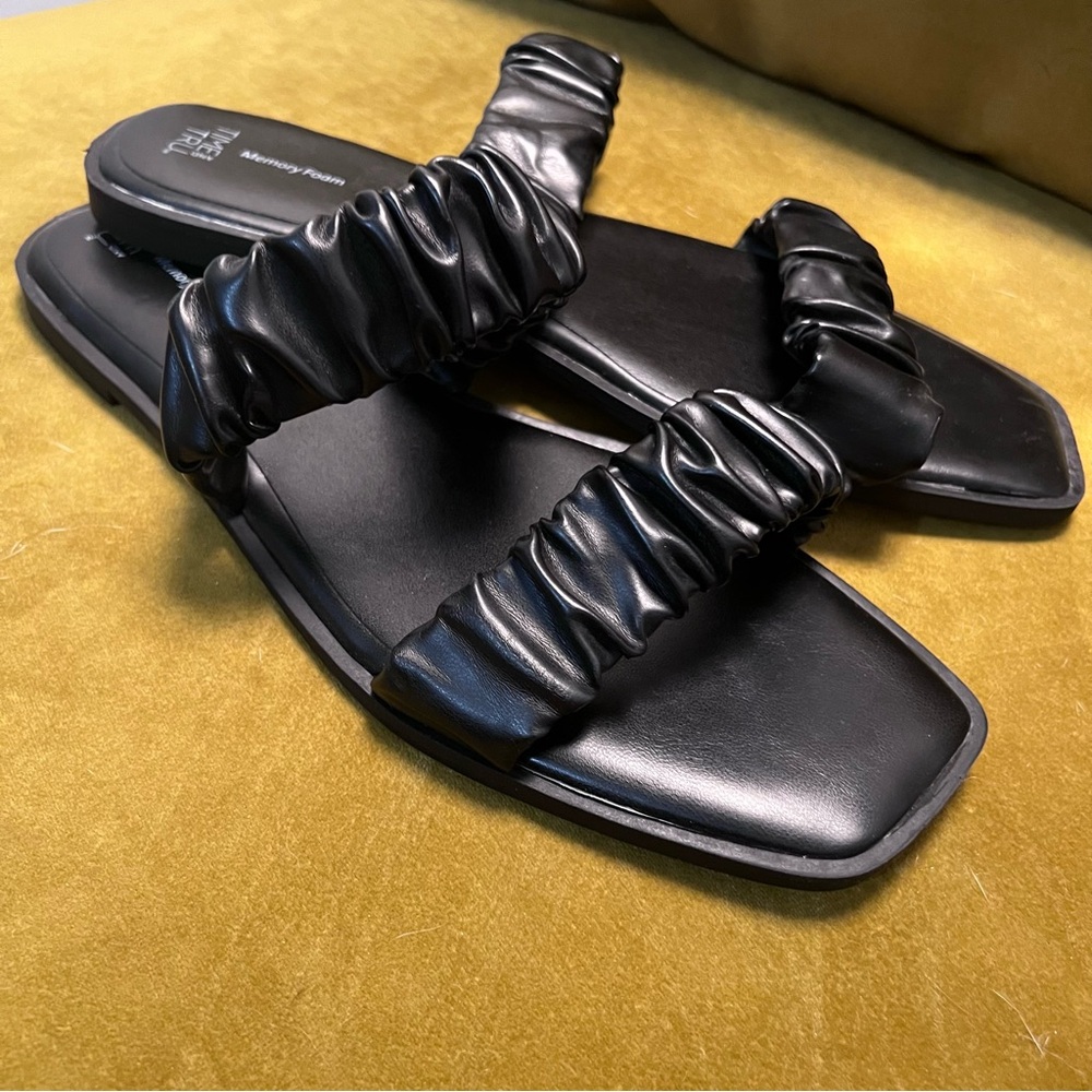 Time and Tru black sandals